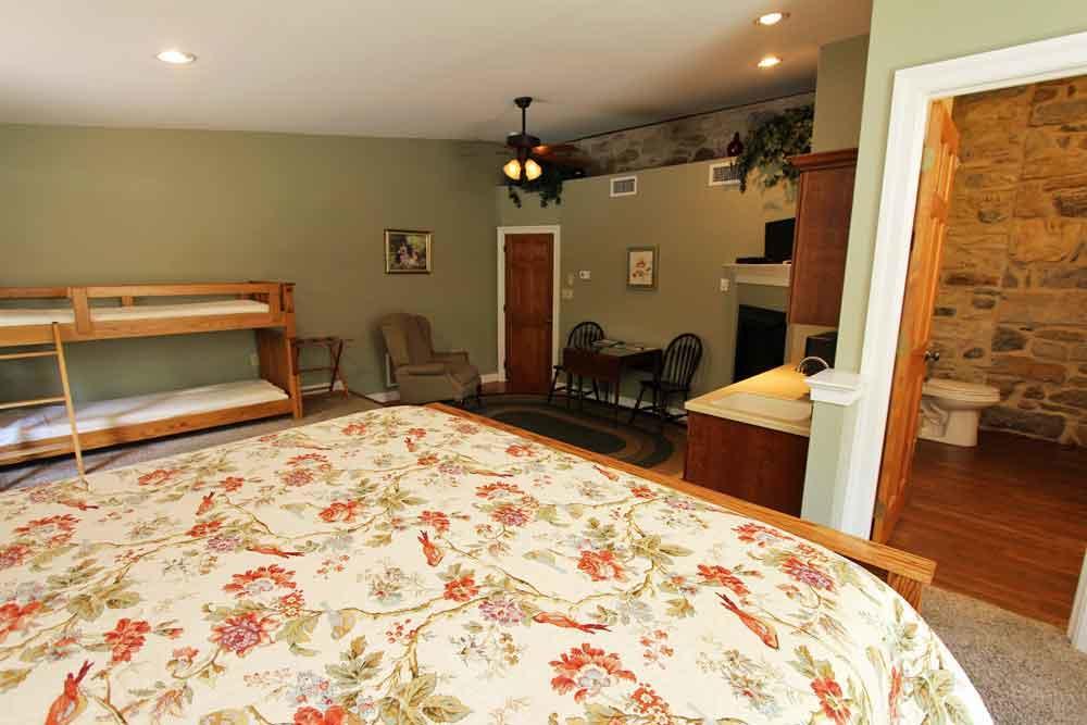 Rocky Acre Farm Bed & Breakfast Mount Joy 外观 照片